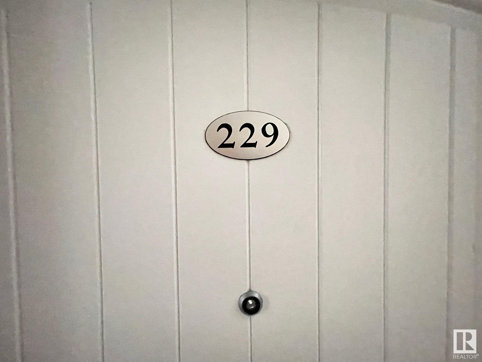 Property at #229, 8528 82 AV NW image 4
