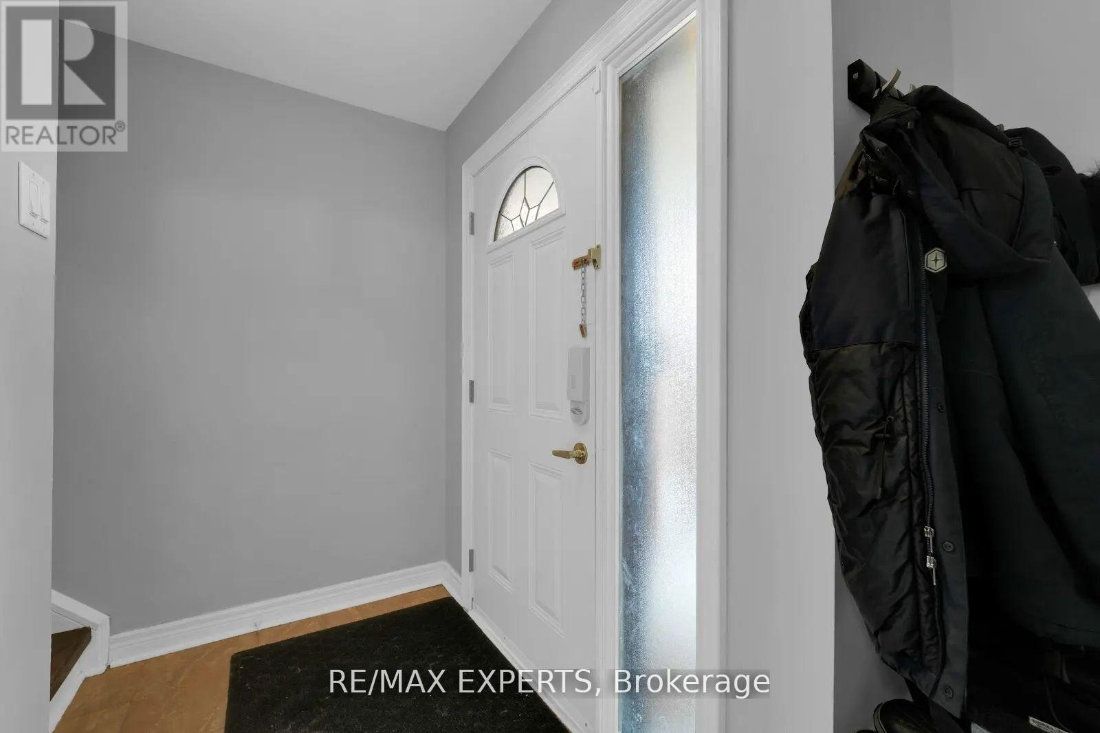 Property at 10 CASSANDER CRESCENT image 4
