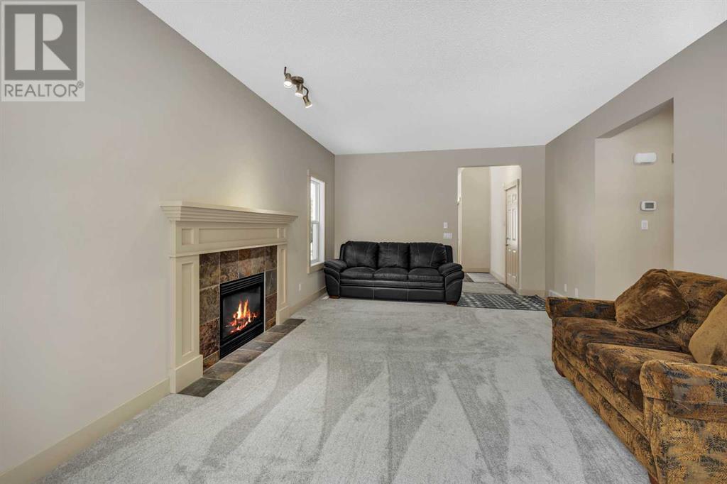 72 Sherwood Way Nw, Calgary, Alberta  T3R 1M7 - Photo 6 - A2206752