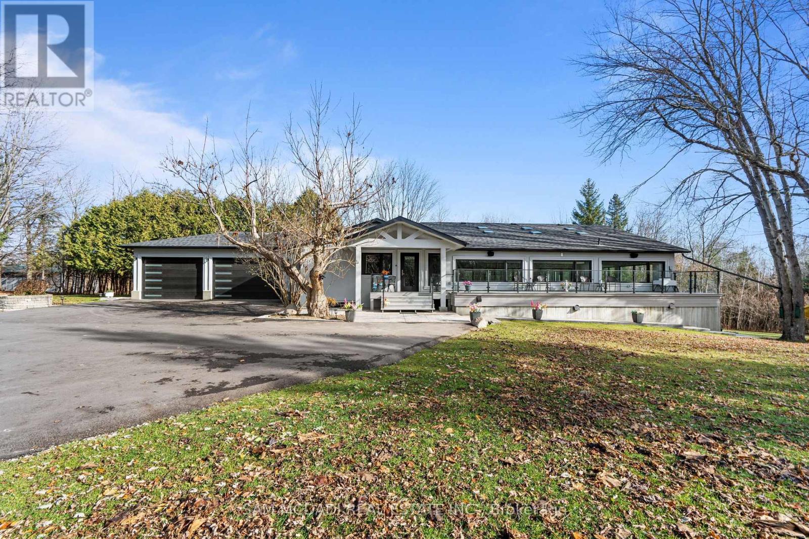 2993 Innisfil Beach Road, Innisfil, Ontario  L9S 4C3 - Photo 1 - N12063682