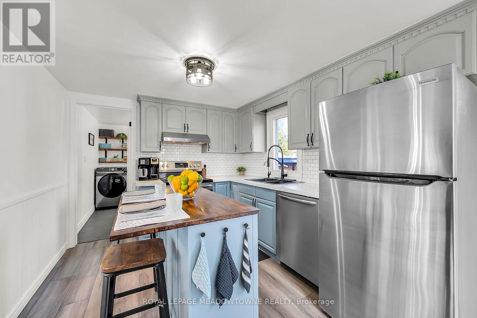 39 Elgin Street W, Blandford-Blenheim, Ontario  N0J 1V0 - Photo 11 - X12063678