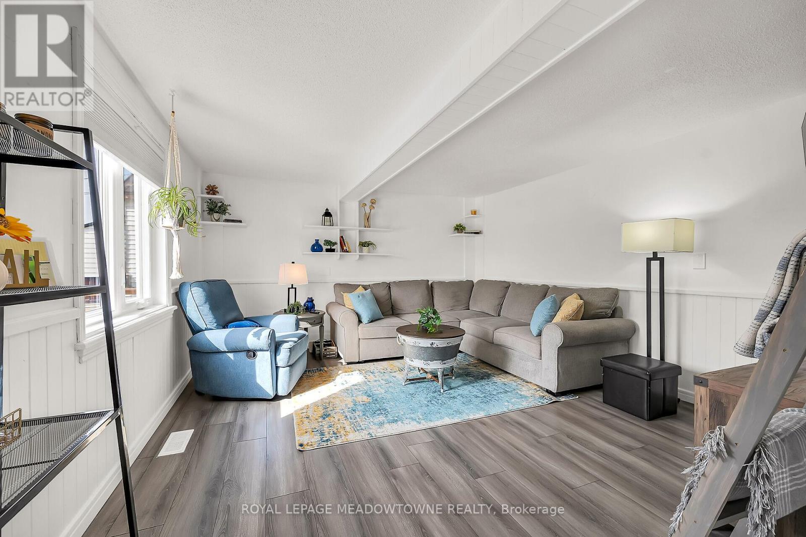 39 Elgin Street W, Blandford-Blenheim, Ontario  N0J 1V0 - Photo 12 - X12063678