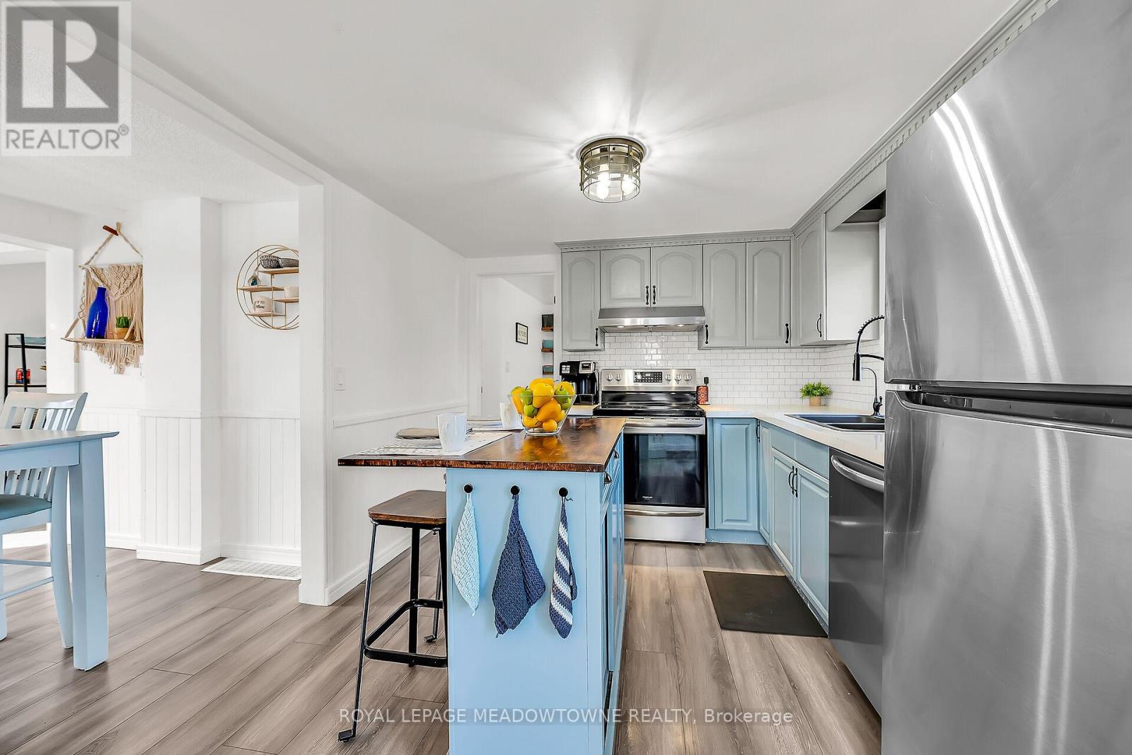 39 Elgin Street W, Blandford-Blenheim, Ontario  N0J 1V0 - Photo 14 - X12063678