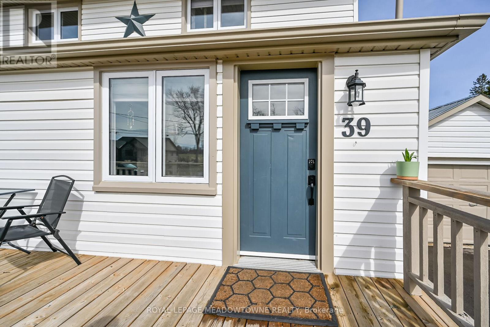 39 Elgin Street W, Blandford-Blenheim, Ontario  N0J 1V0 - Photo 3 - X12063678