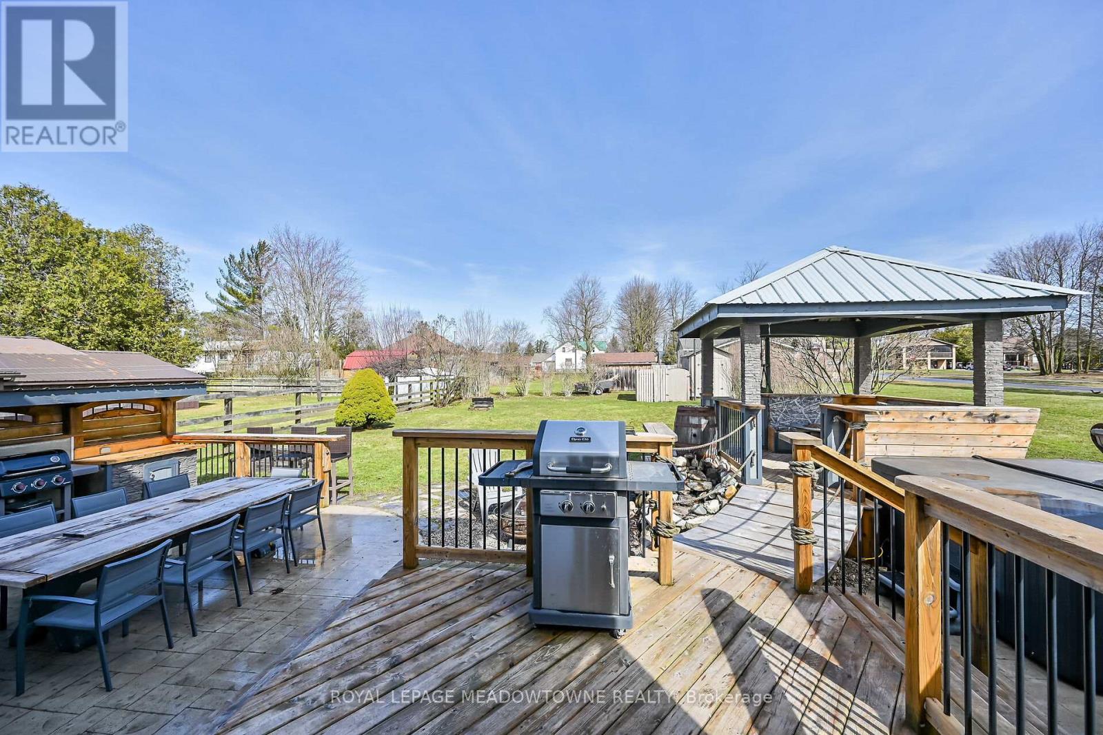 39 Elgin Street W, Blandford-Blenheim, Ontario  N0J 1V0 - Photo 32 - X12063678