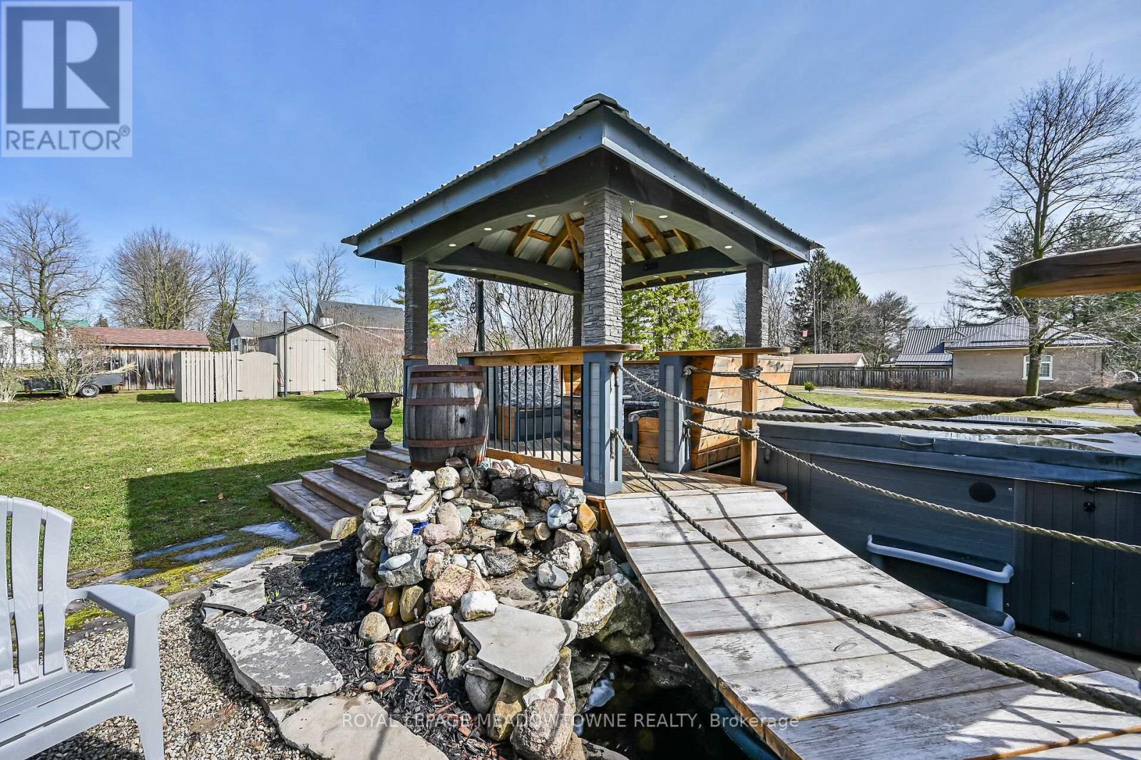 39 Elgin Street W, Blandford-Blenheim, Ontario  N0J 1V0 - Photo 33 - X12063678