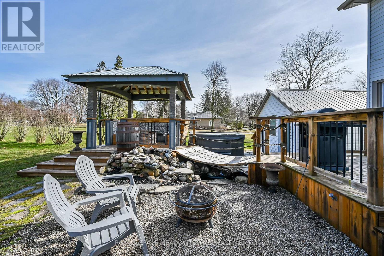 39 Elgin Street W, Blandford-Blenheim, Ontario  N0J 1V0 - Photo 37 - X12063678