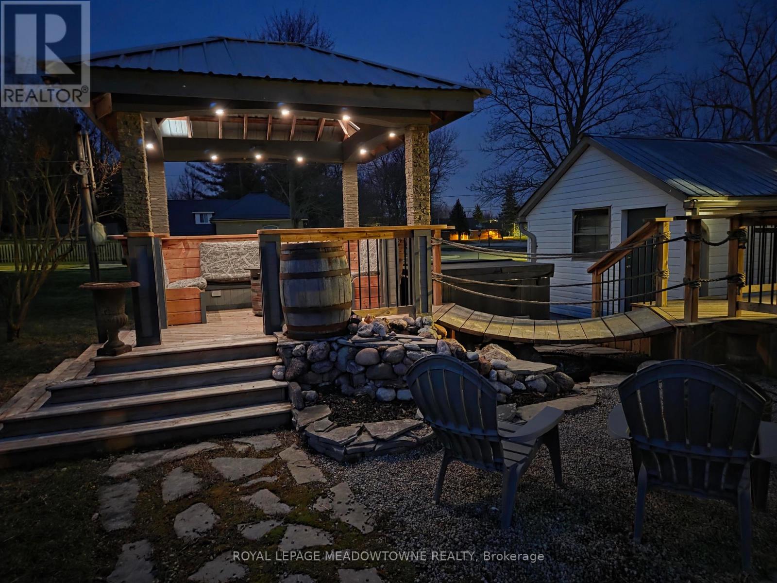 39 Elgin Street W, Blandford-Blenheim, Ontario  N0J 1V0 - Photo 47 - X12063678