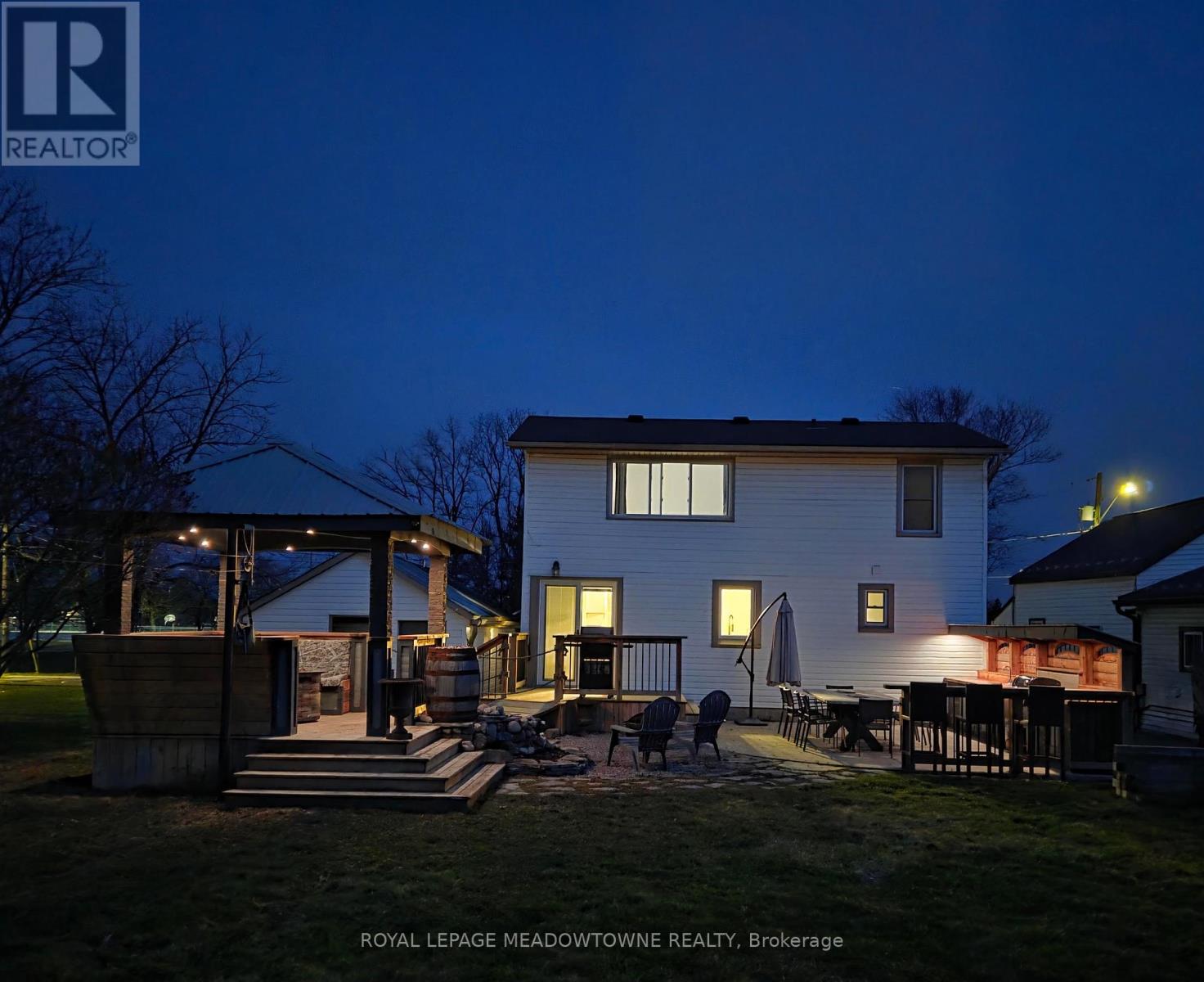 39 Elgin Street W, Blandford-Blenheim, Ontario  N0J 1V0 - Photo 50 - X12063678