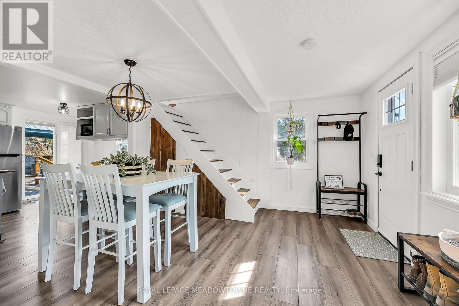 39 Elgin Street W, Blandford-Blenheim, Ontario  N0J 1V0 - Photo 6 - X12063678