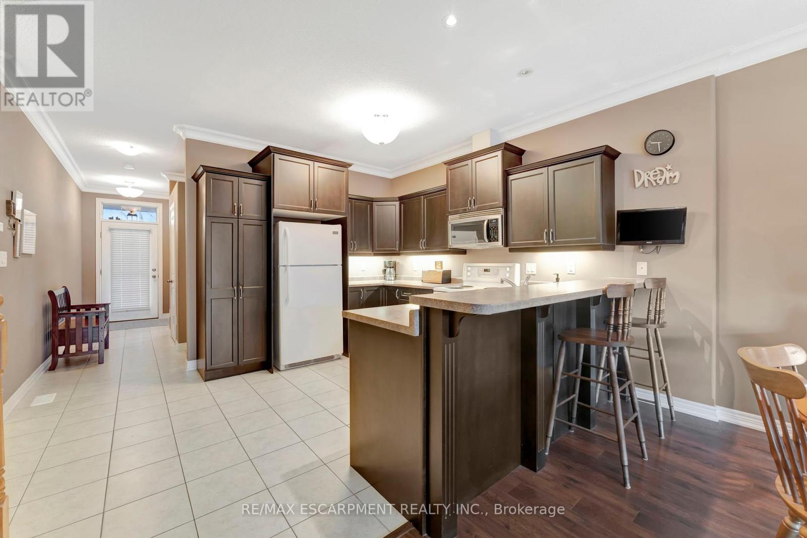 23 Iron Bridge Court, Haldimand, Ontario  N3W 0A4 - Photo 13 - X12063691