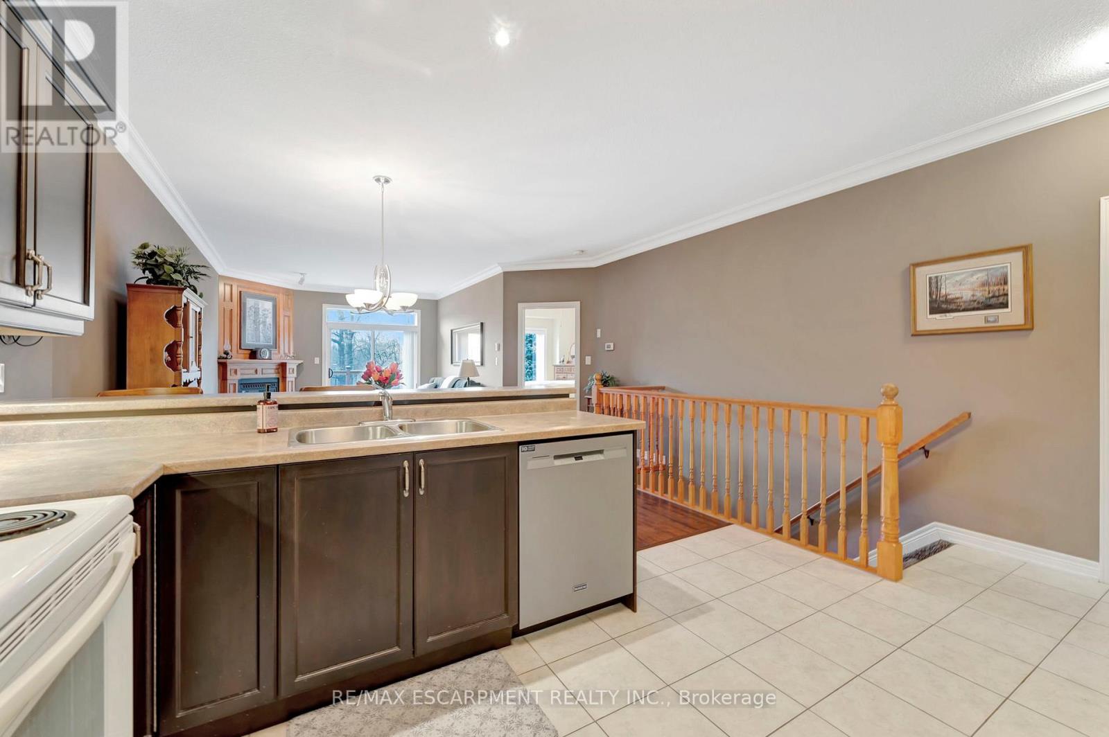 23 Iron Bridge Court, Haldimand, Ontario  N3W 0A4 - Photo 15 - X12063691