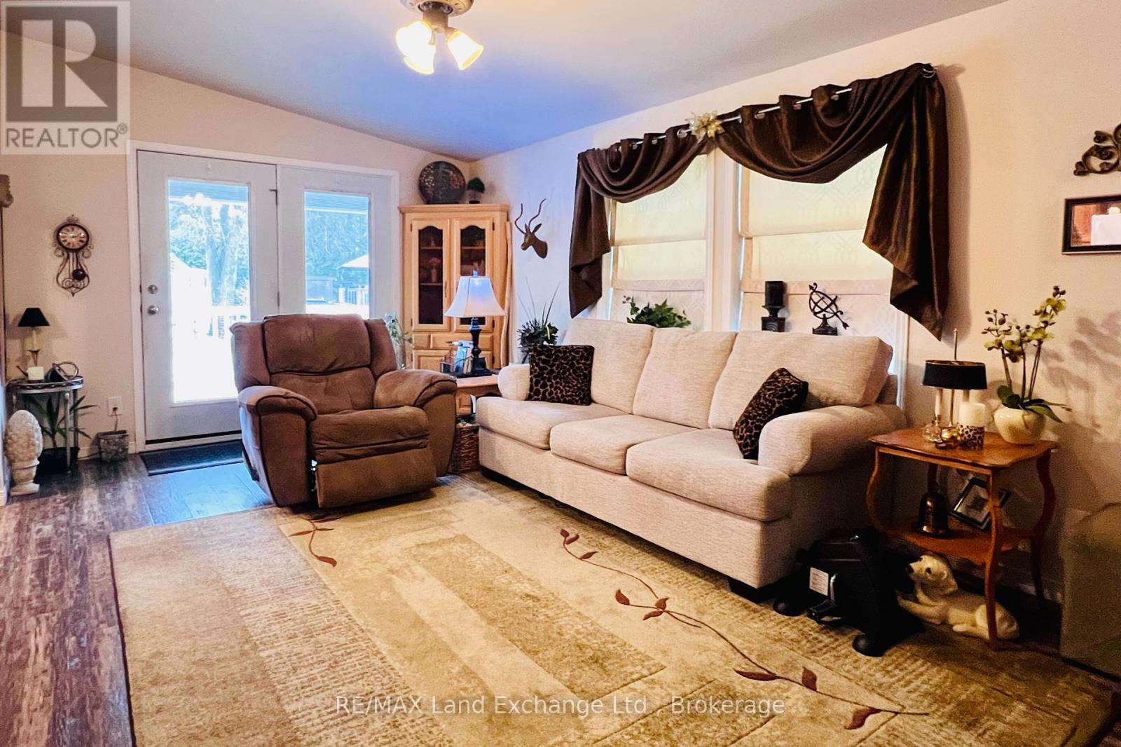 16 Sutton Drive, Ashfield-Colborne-Wawanosh, Ontario  N7A 3Y3 - Photo 8 - X12054534