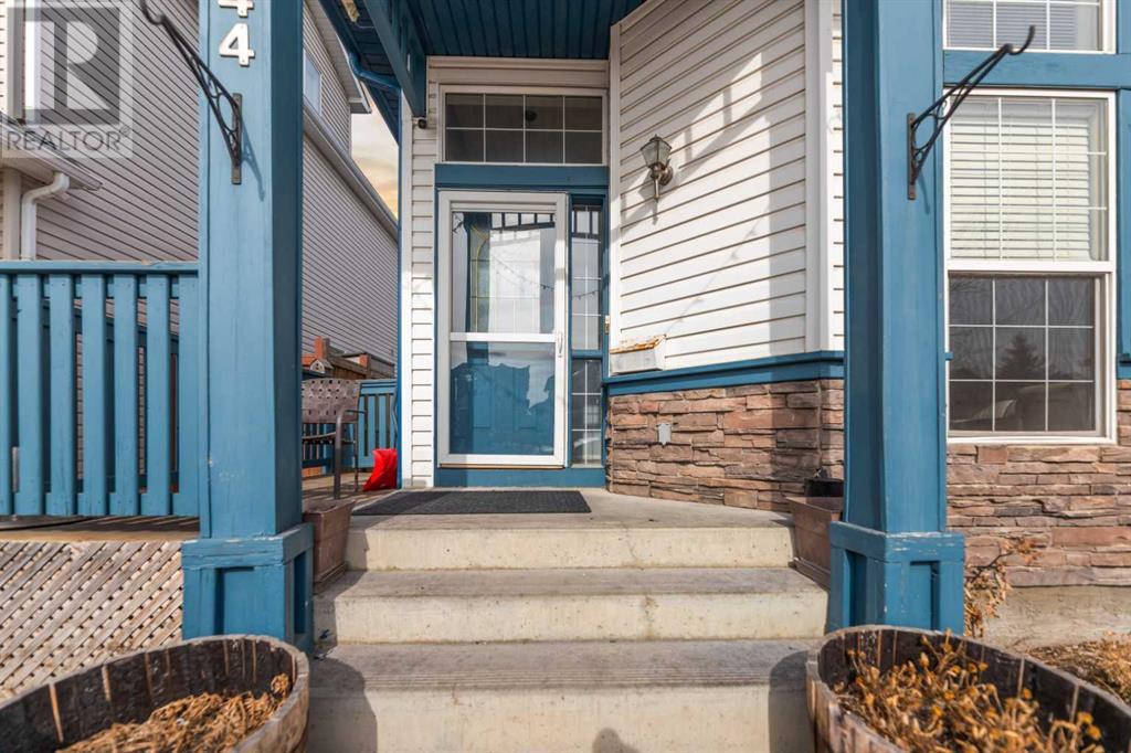 Property at 444 taradale Drive NE image 3