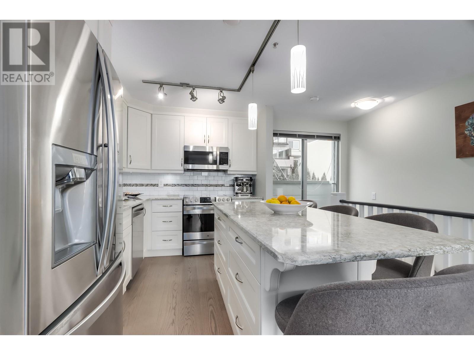 Listing Picture 4 of 24 : 18 1250 W 6TH AVENUE, Vancouver / 溫哥華 - 魯藝地產 Yvonne Lu Group - MLS Medallion Club Member