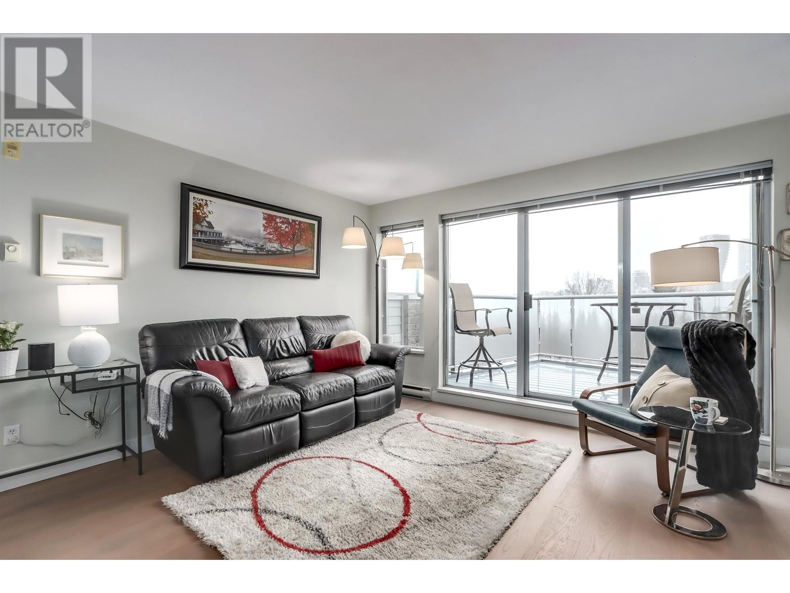 Listing Picture 6 of 24 : 18 1250 W 6TH AVENUE, Vancouver / 溫哥華 - 魯藝地產 Yvonne Lu Group - MLS Medallion Club Member