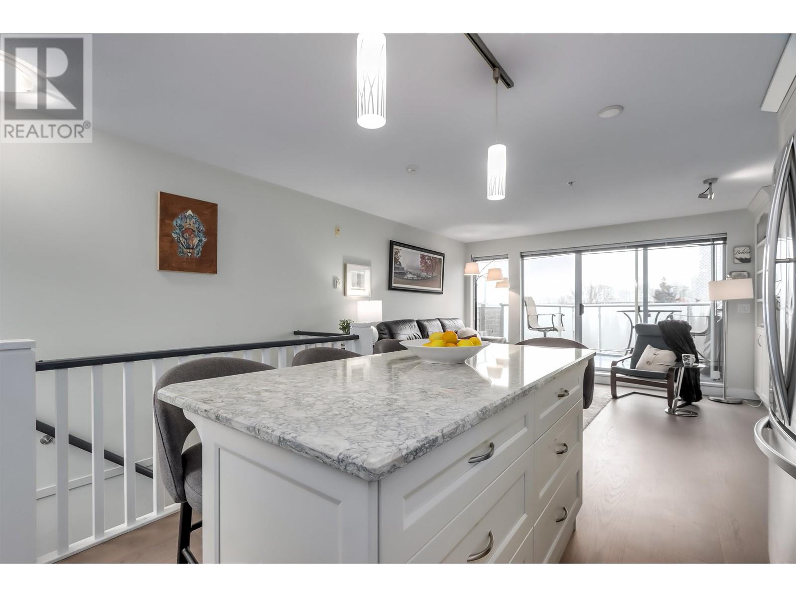 Listing Picture 5 of 24 : 18 1250 W 6TH AVENUE, Vancouver / 溫哥華 - 魯藝地產 Yvonne Lu Group - MLS Medallion Club Member