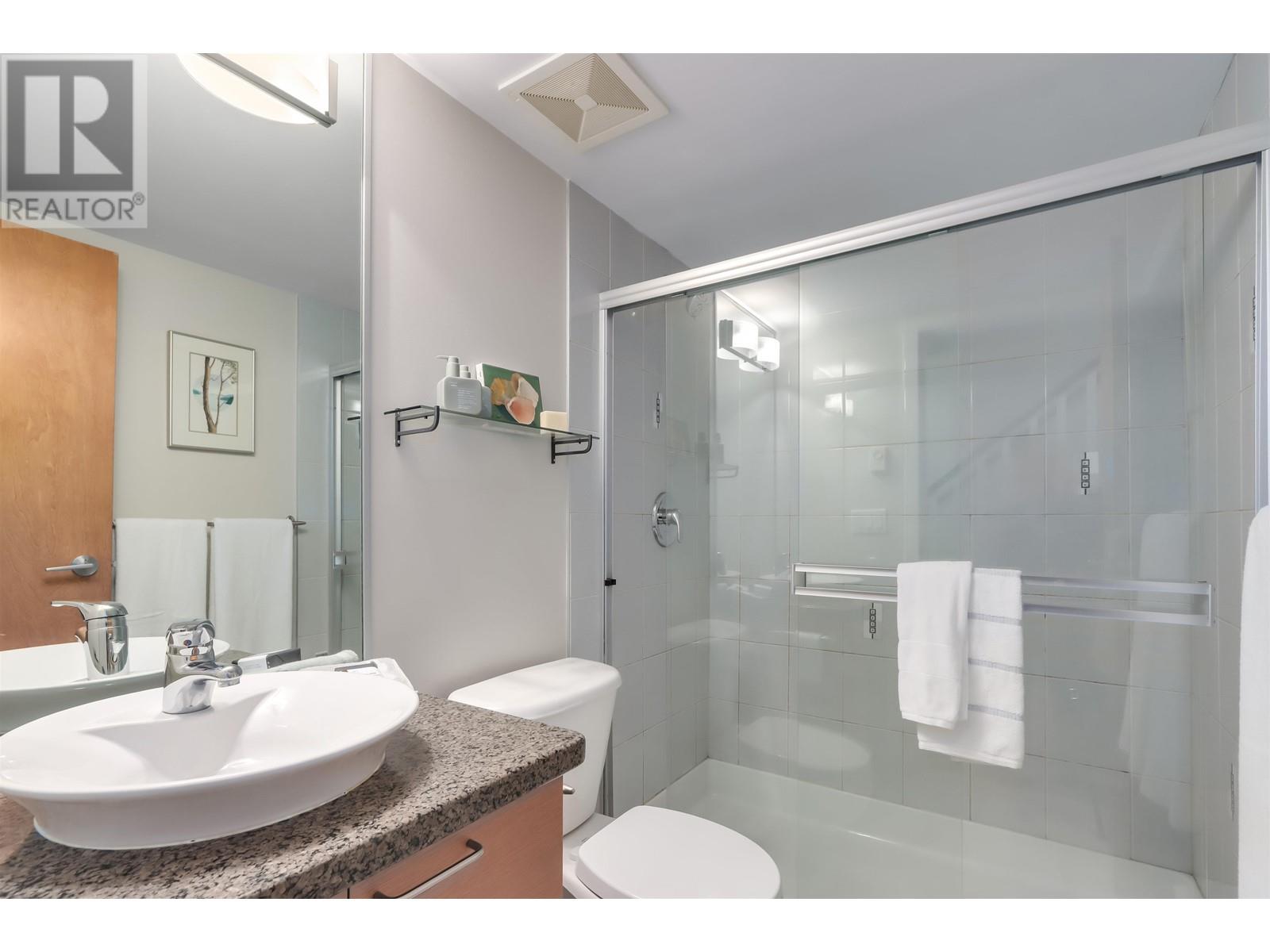 Listing Picture 15 of 24 : 18 1250 W 6TH AVENUE, Vancouver / 溫哥華 - 魯藝地產 Yvonne Lu Group - MLS Medallion Club Member