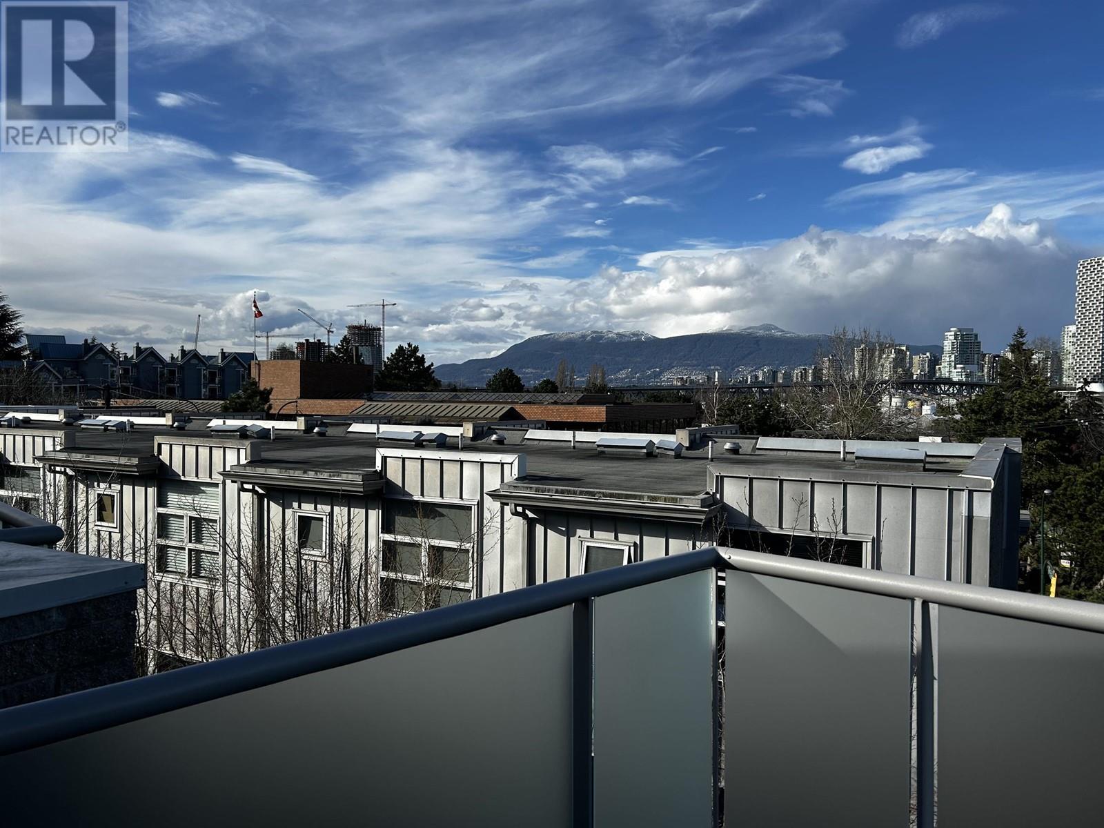 Listing Picture 20 of 24 : 18 1250 W 6TH AVENUE, Vancouver / 溫哥華 - 魯藝地產 Yvonne Lu Group - MLS Medallion Club Member