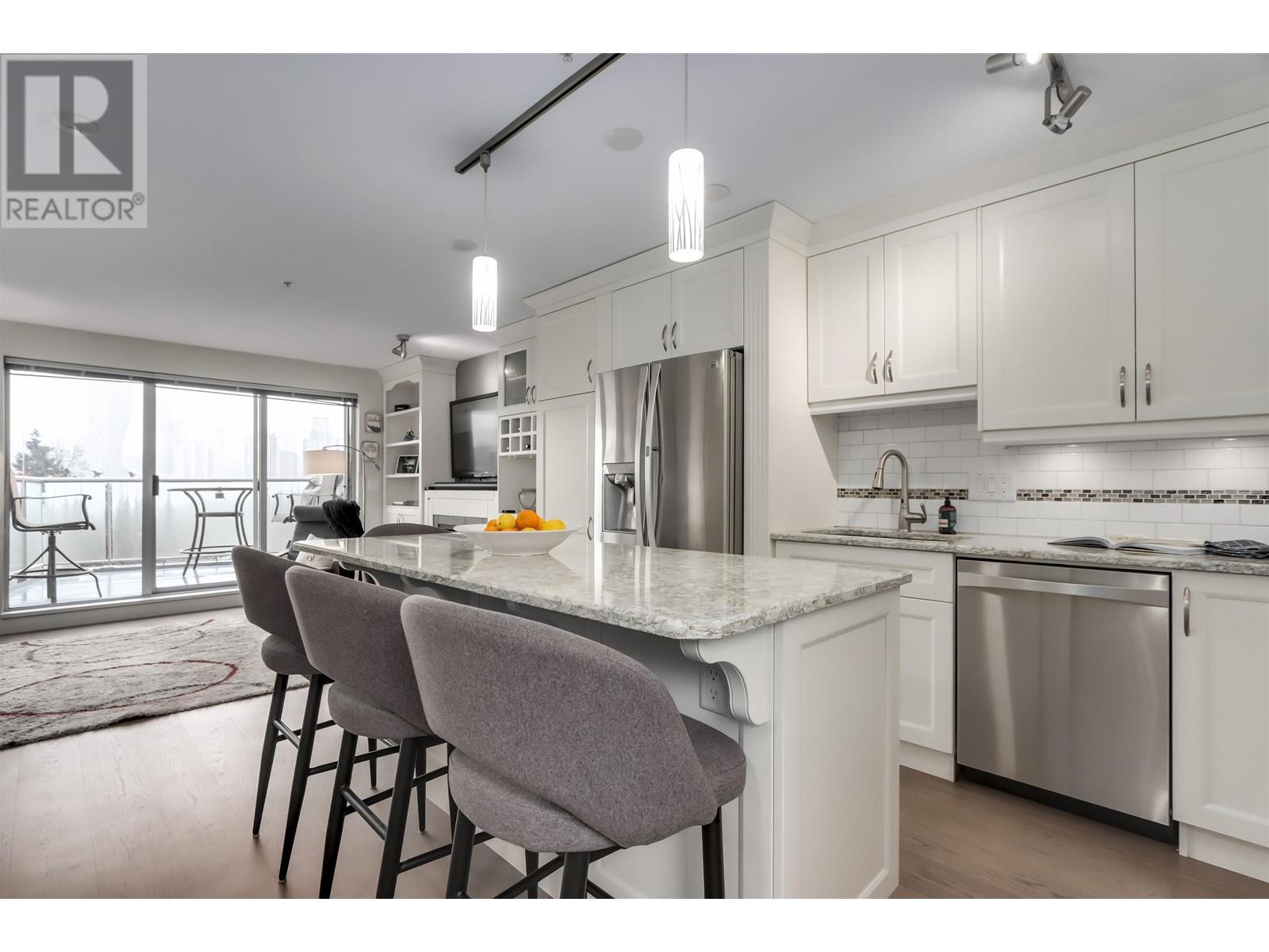 Listing Picture 3 of 24 : 18 1250 W 6TH AVENUE, Vancouver / 溫哥華 - 魯藝地產 Yvonne Lu Group - MLS Medallion Club Member