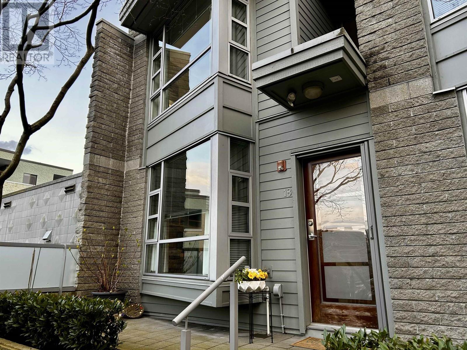 Listing Picture 22 of 24 : 18 1250 W 6TH AVENUE, Vancouver / 溫哥華 - 魯藝地產 Yvonne Lu Group - MLS Medallion Club Member