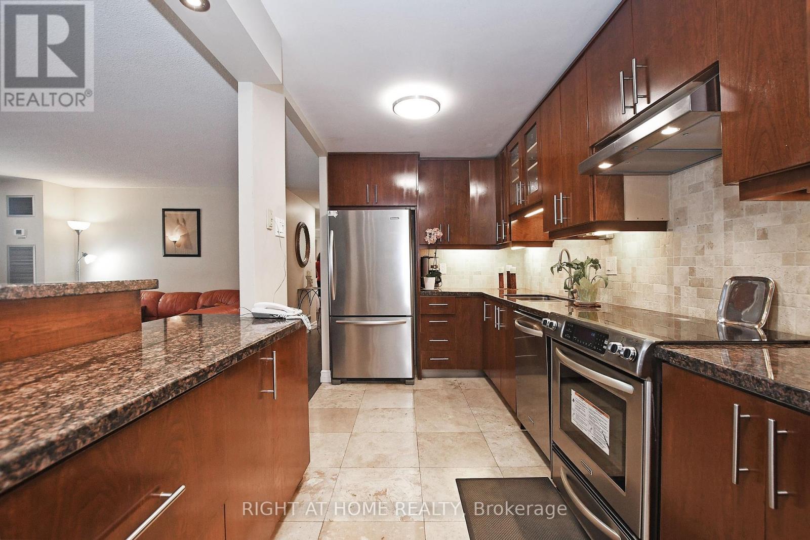806 - 60 Inverlochy Boulevard, Markham, Ontario  L3T 4T7 - Photo 18 - N12063708
