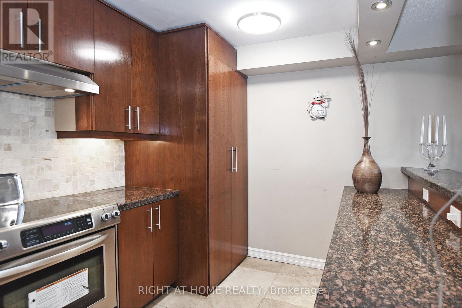 806 - 60 Inverlochy Boulevard, Markham, Ontario  L3T 4T7 - Photo 19 - N12063708