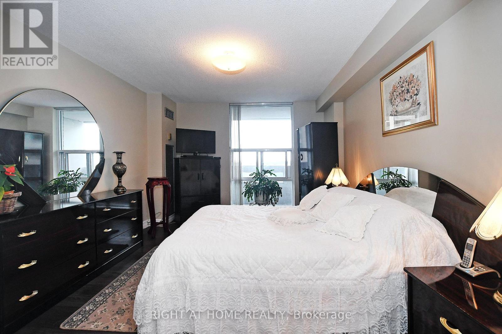 806 - 60 Inverlochy Boulevard, Markham, Ontario  L3T 4T7 - Photo 25 - N12063708