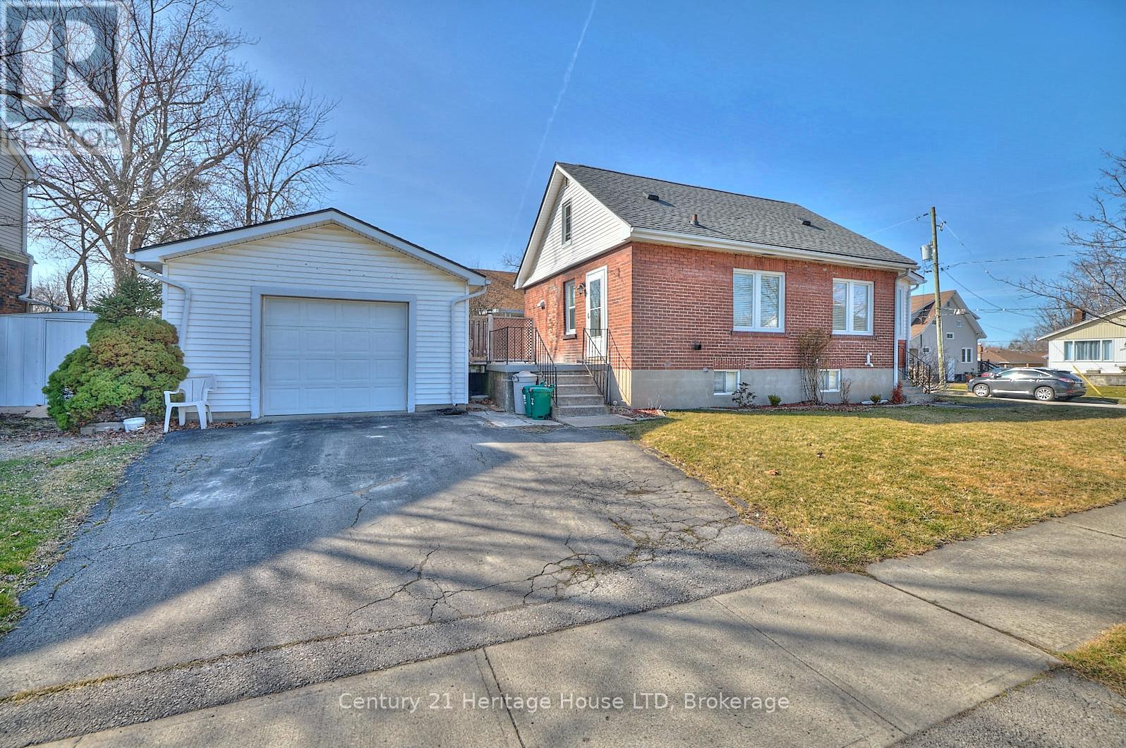 Property at 331 BROCK STREET image 1