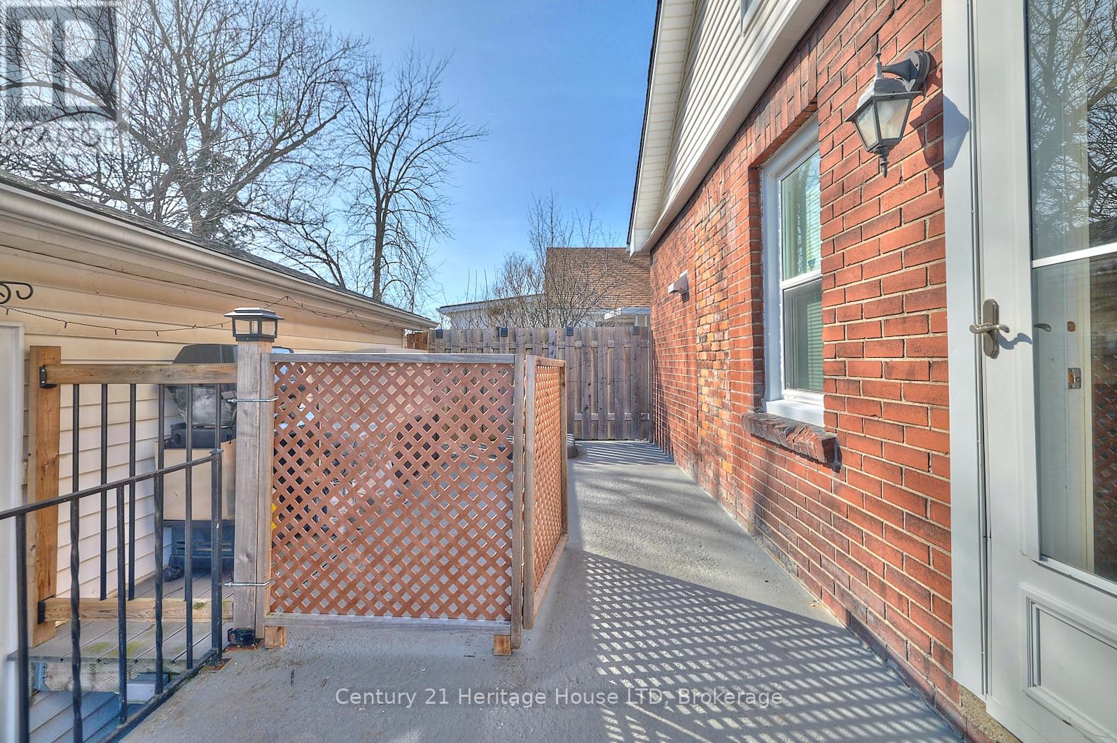 Property at 331 BROCK STREET image 4