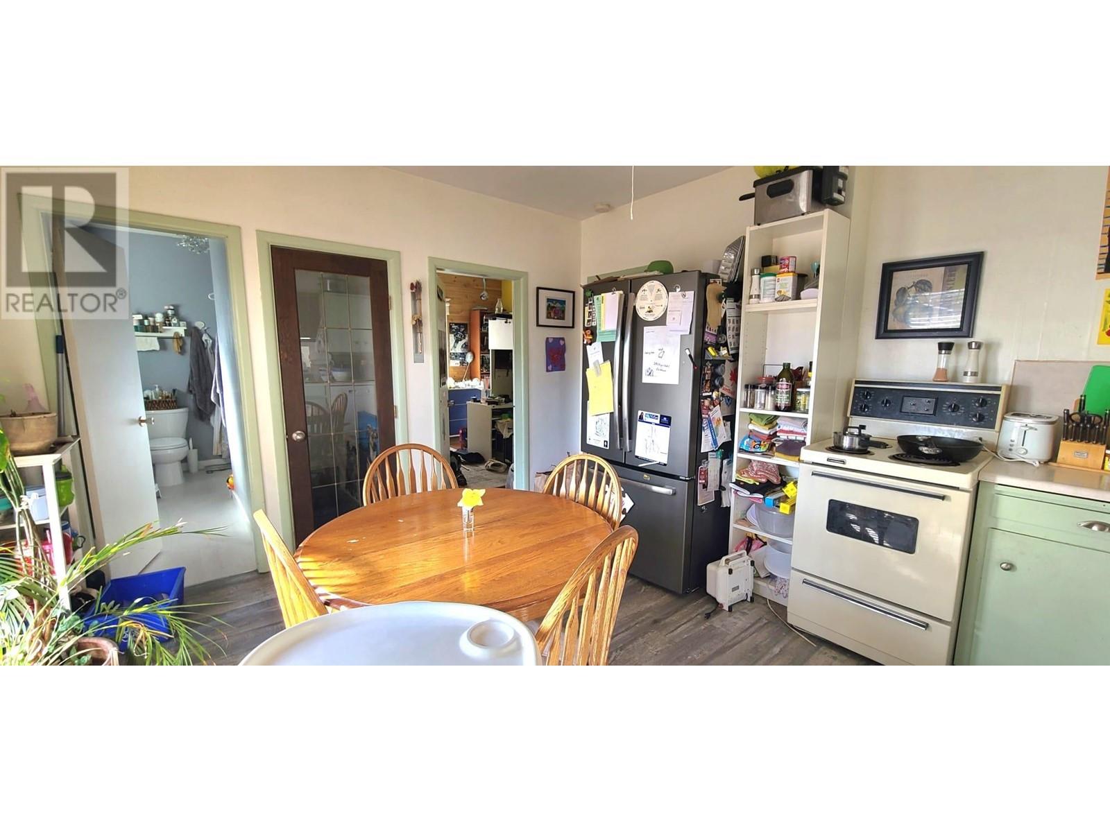 Property at 550 CASSIAR STREET image 3