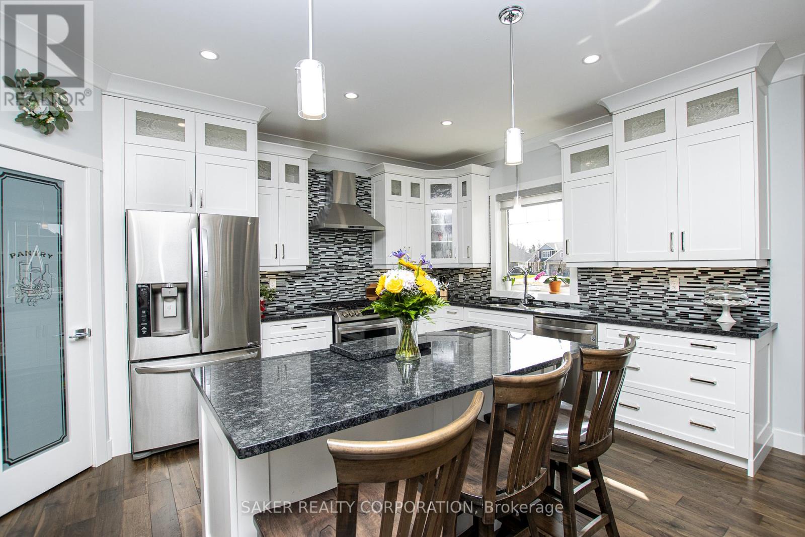 178 Acton Street, Strathroy-Caradoc, Ontario  N7G 0C7 - Photo 11 - X12063590
