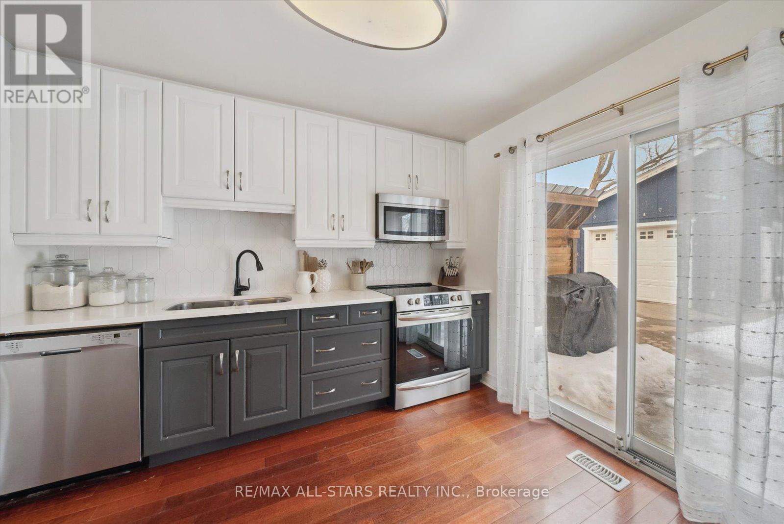 33 Pepler Place, Barrie (Sunnidale), Ontario  L4N 5E3 - Photo 14 - S12063761