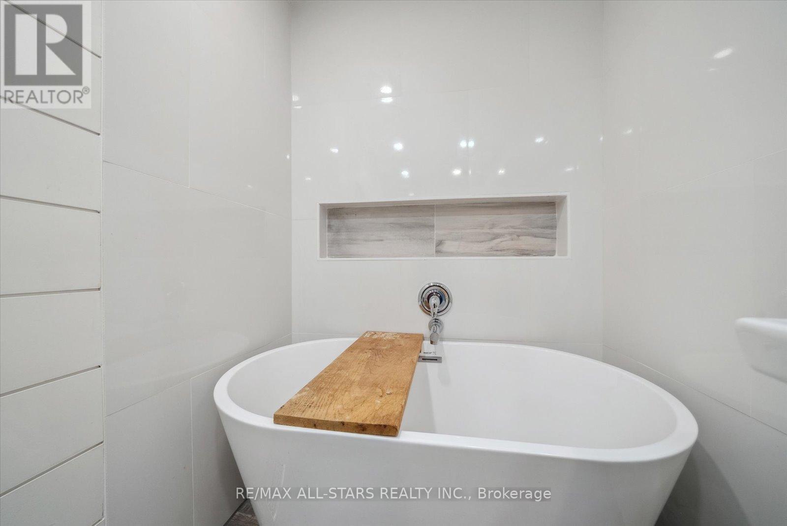 33 Pepler Place, Barrie (Sunnidale), Ontario  L4N 5E3 - Photo 21 - S12063761