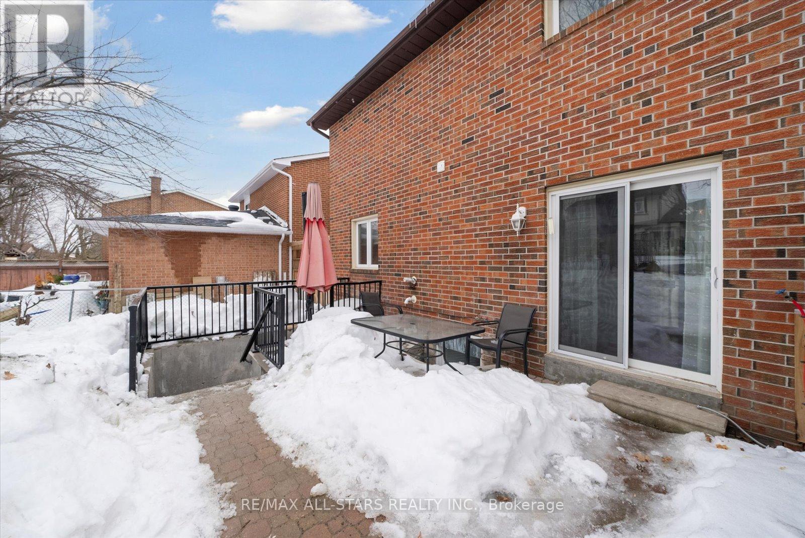 33 Pepler Place, Barrie (Sunnidale), Ontario  L4N 5E3 - Photo 37 - S12063761
