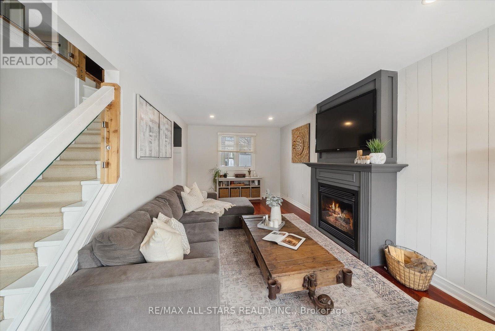 33 Pepler Place, Barrie (Sunnidale), Ontario  L4N 5E3 - Photo 7 - S12063761