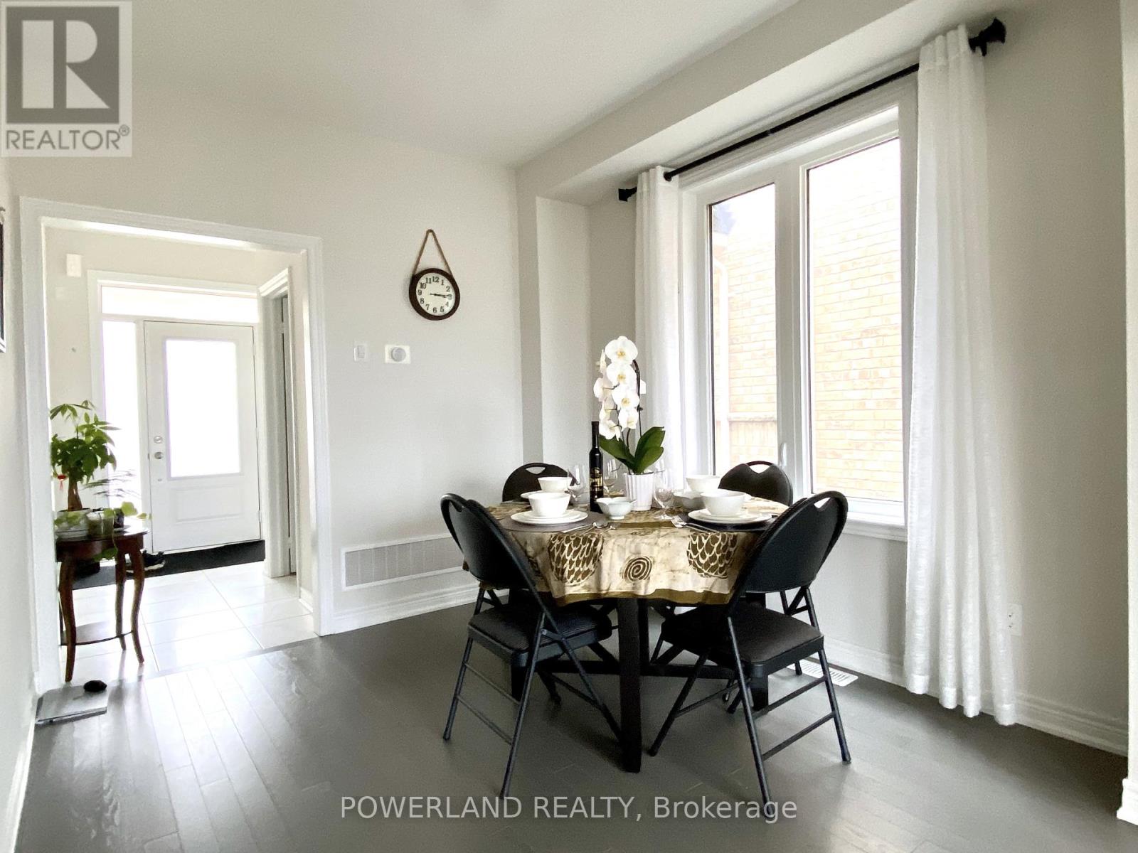 19 Sam Battaglia Crescent, Georgina, Ontario  L0E 1R0 - Photo 7 - N12036539