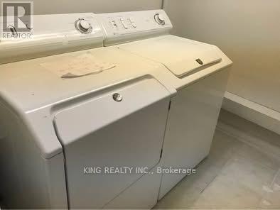 3355 Aquinas Avenue, Mississauga, Ontario  L5M 7L2 - Photo 8 - W12063776