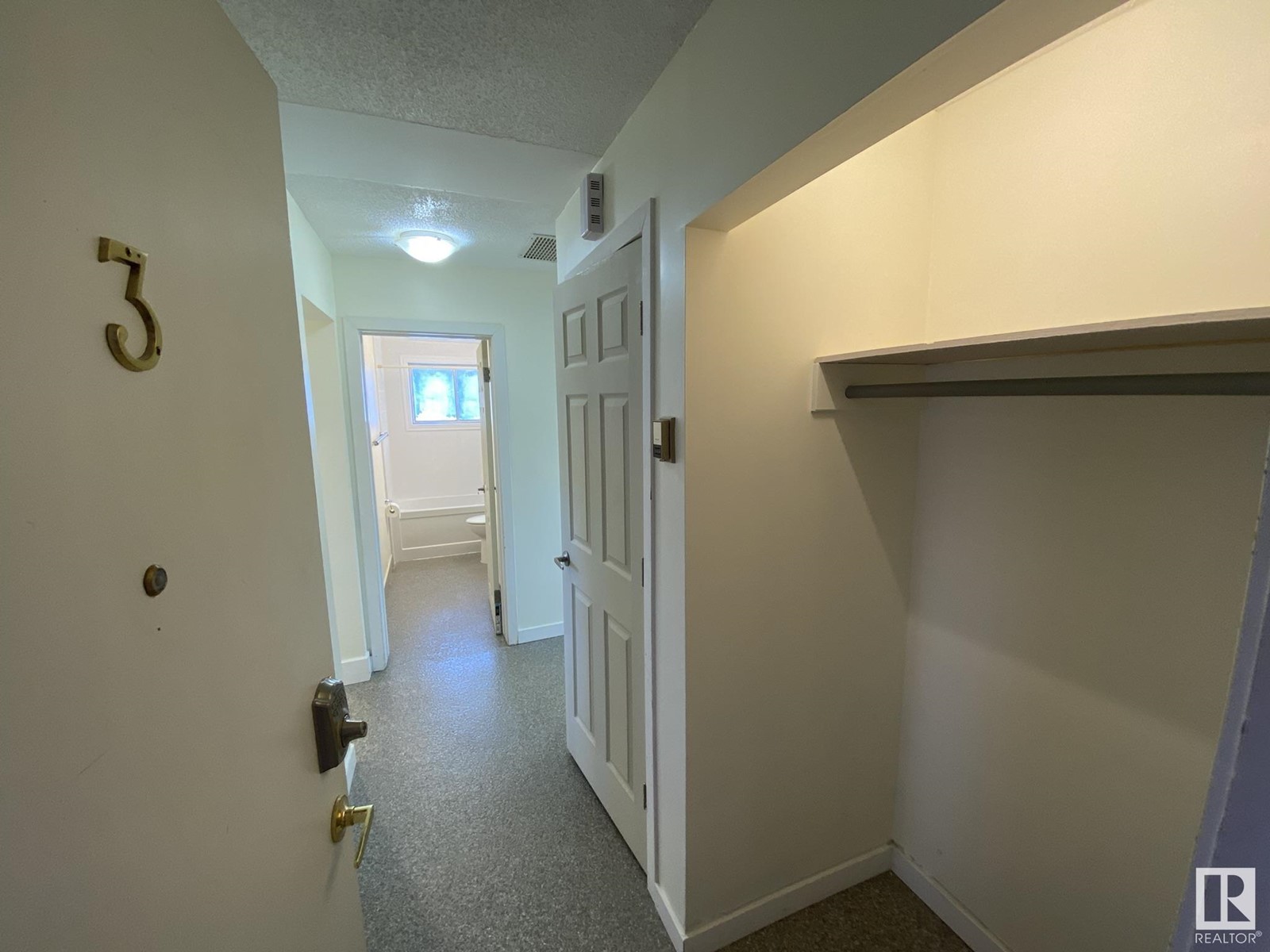 Property at 11839 45 ST NW image 2