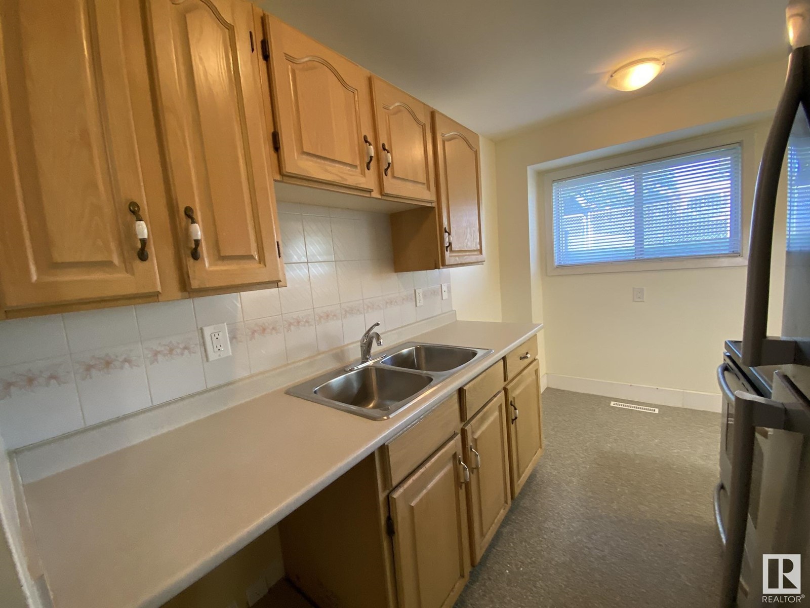 Property at 11839 45 ST NW image 3