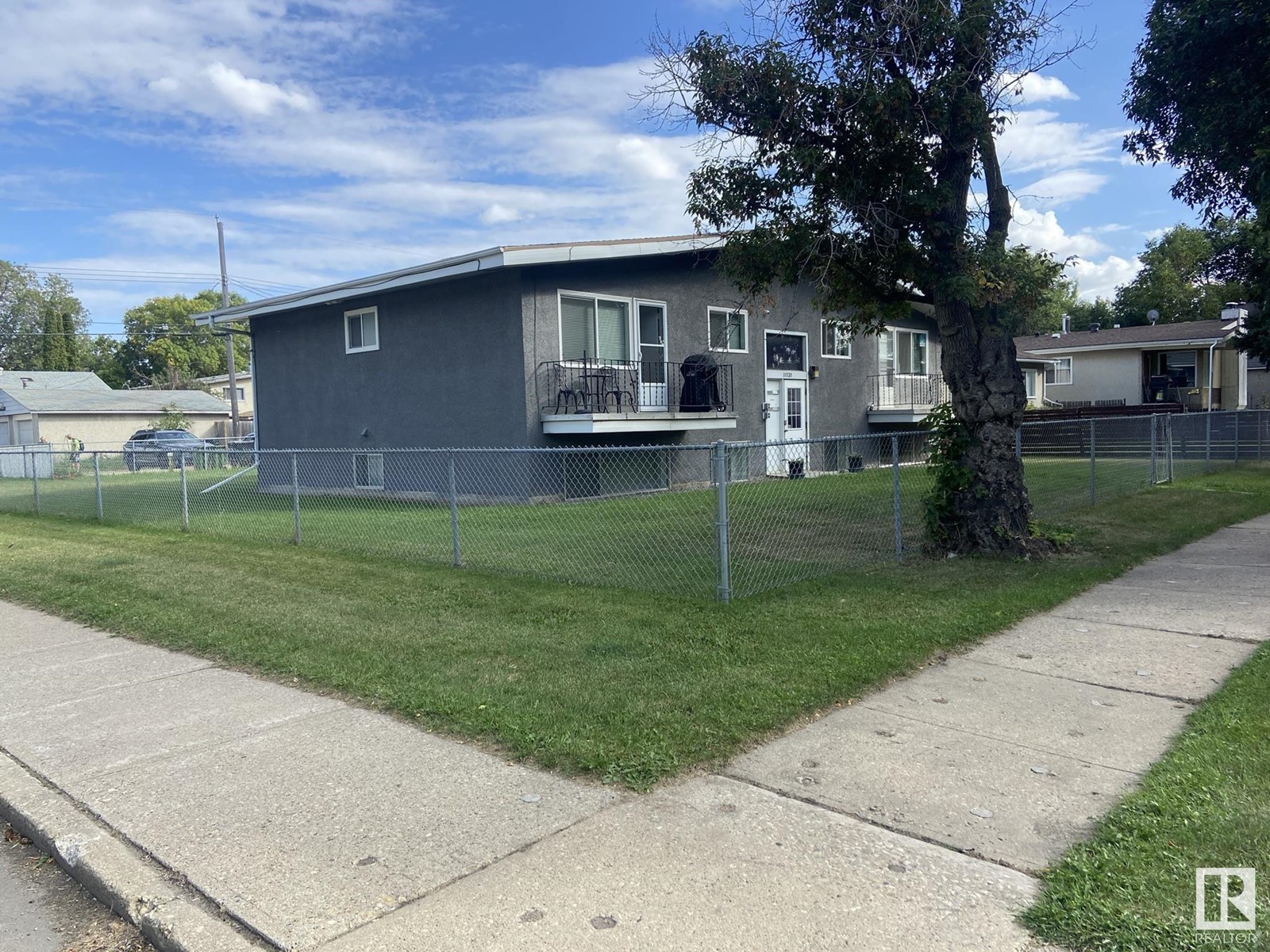 Property at 11839 45 ST NW image 1