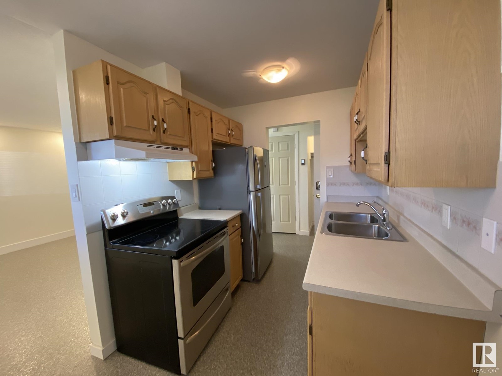 Property at 11839 45 ST NW image 5