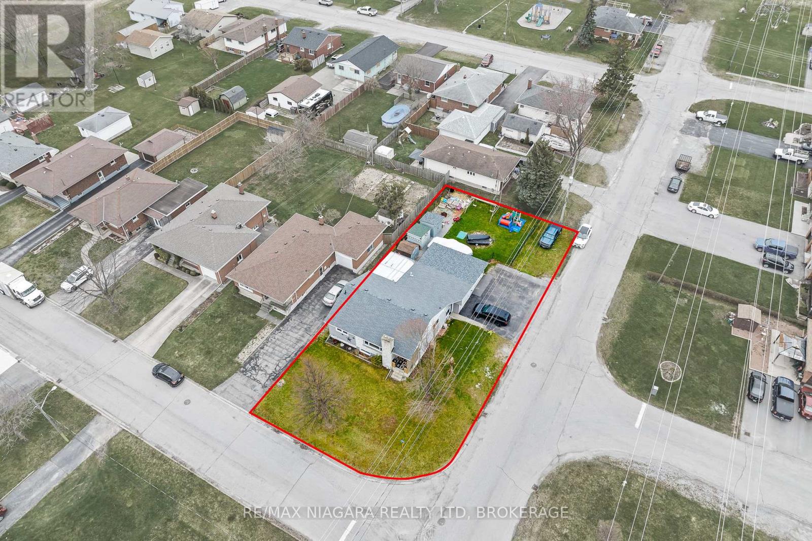 Property at 477 BELL STREET image 5