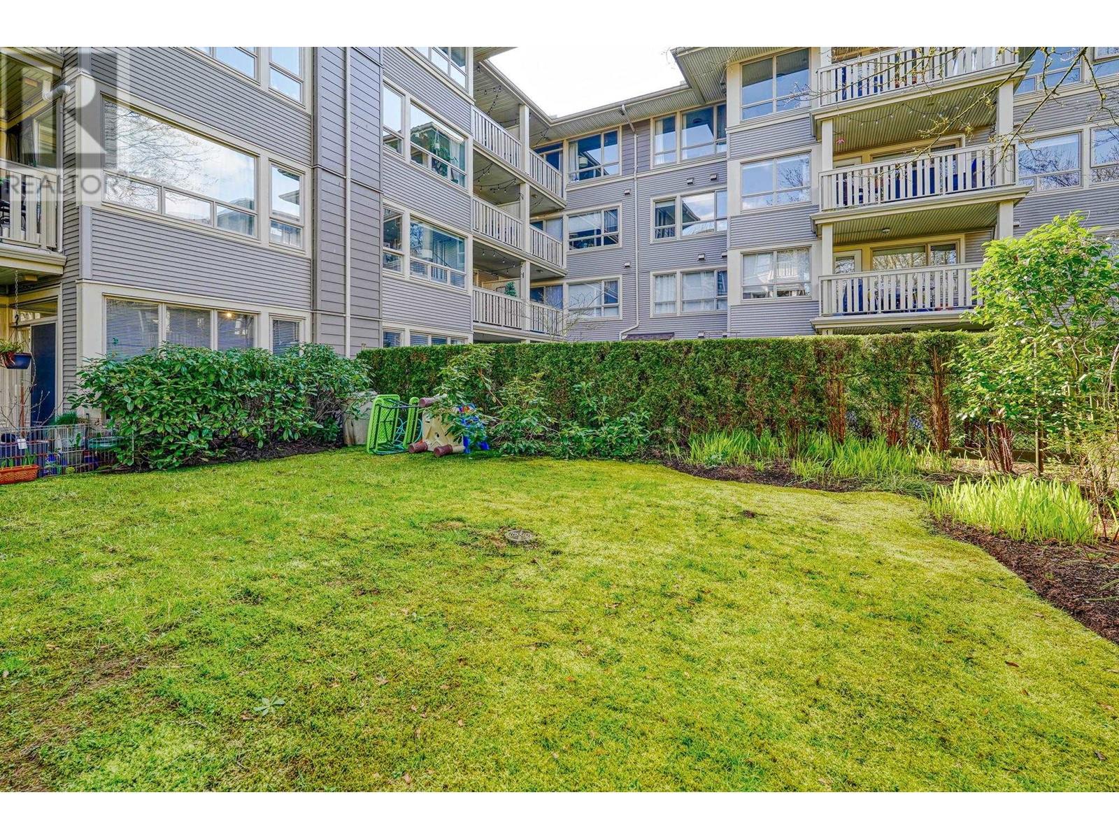 127 801 Klahanie Drive, Port Moody, British Columbia  V3H 5K4 - Photo 2 - R2986483