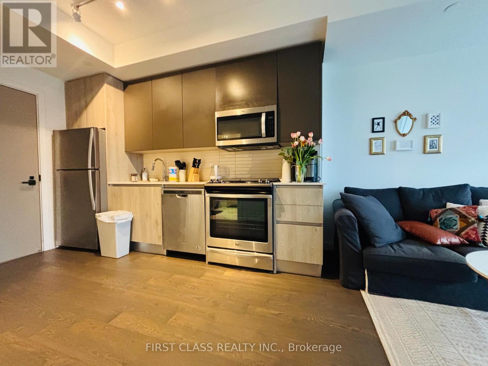 2108 - 2a Church Street, Toronto, Ontario  M5E 0E1 - Photo 2 - C12063802