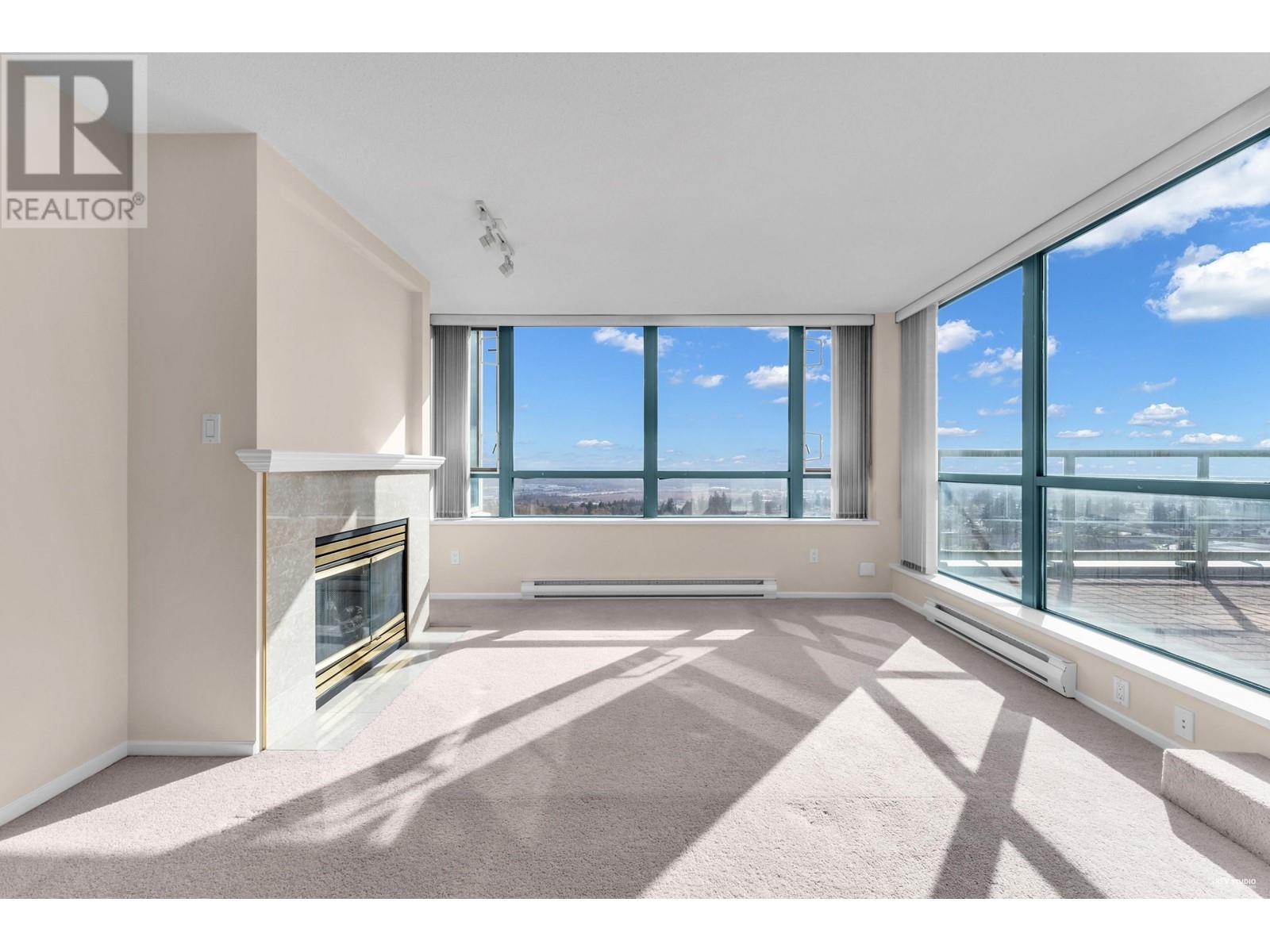 Property at 1801 6622 SOUTHOAKS CRESCENT image 2