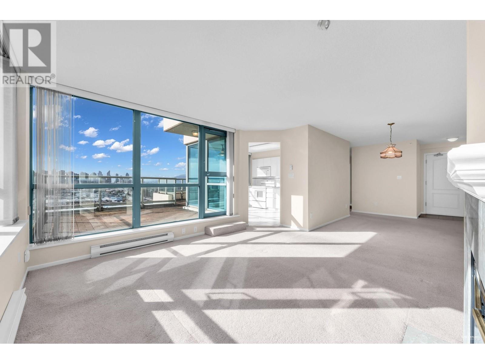 Property at 1801 6622 SOUTHOAKS CRESCENT image 4