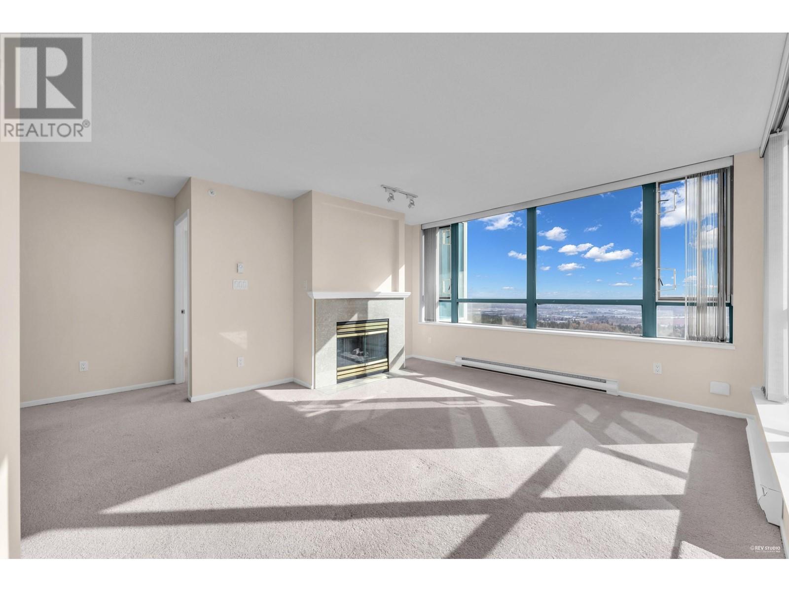 Property at 1801 6622 SOUTHOAKS CRESCENT image 5