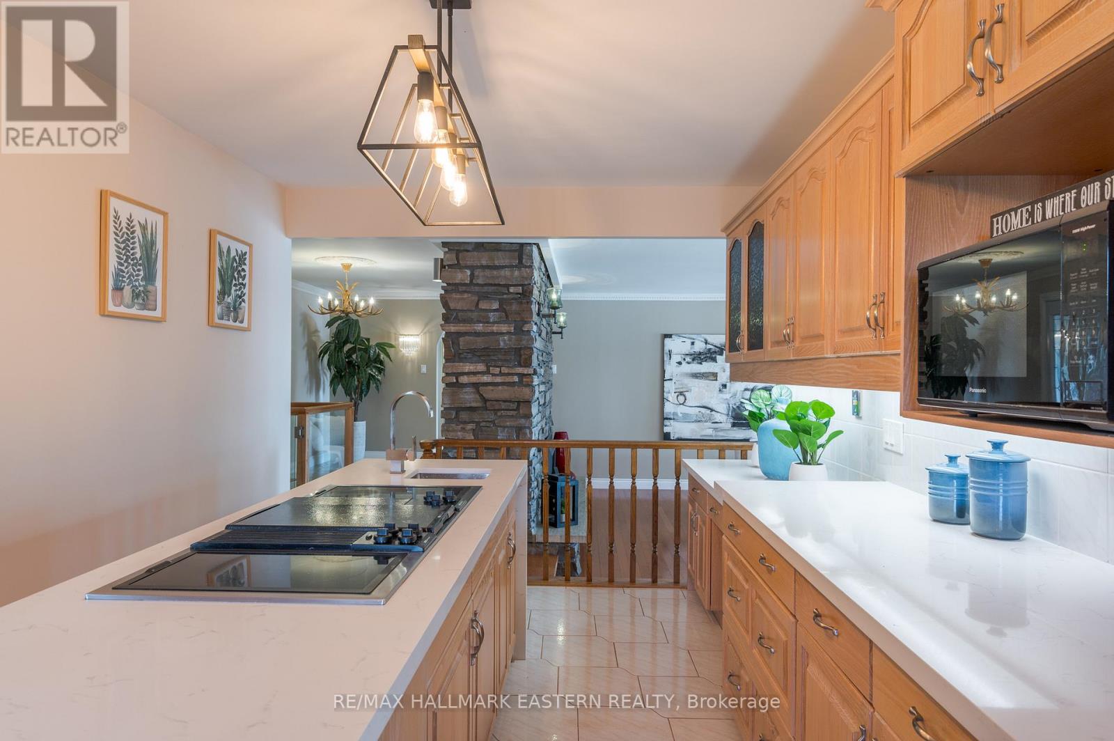 1121 Connaught Drive, Selwyn, Ontario  K0L 1T0 - Photo 14 - X12063813