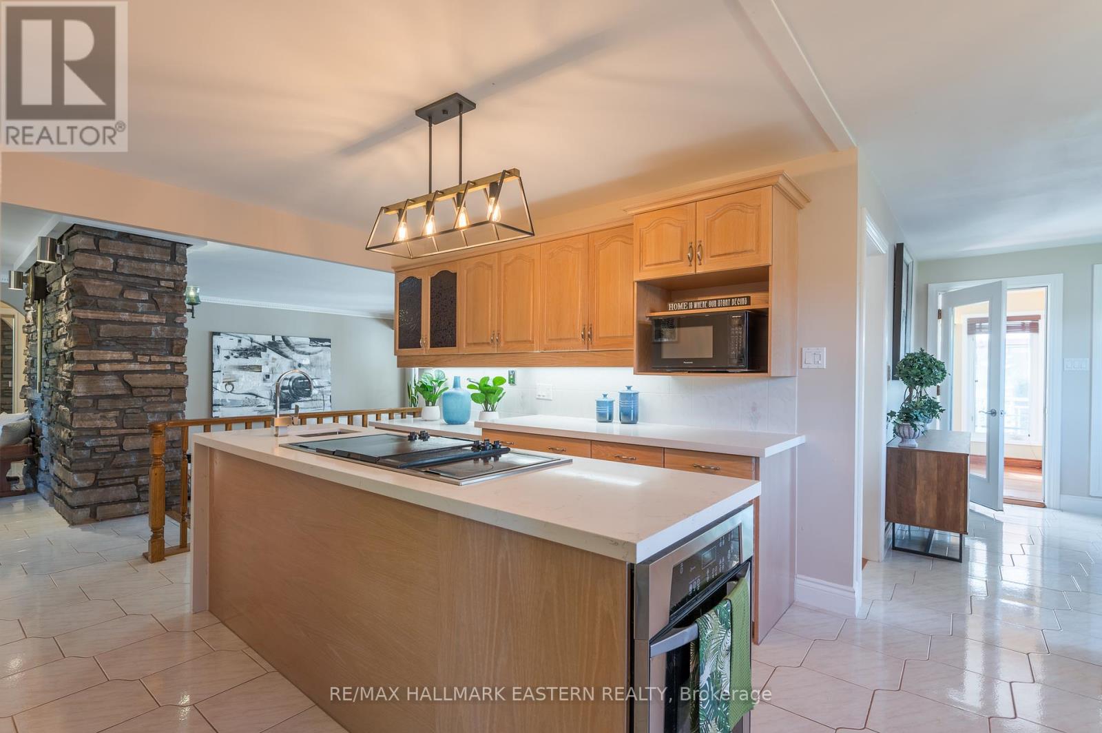 1121 Connaught Drive, Selwyn, Ontario  K0L 1T0 - Photo 17 - X12063813